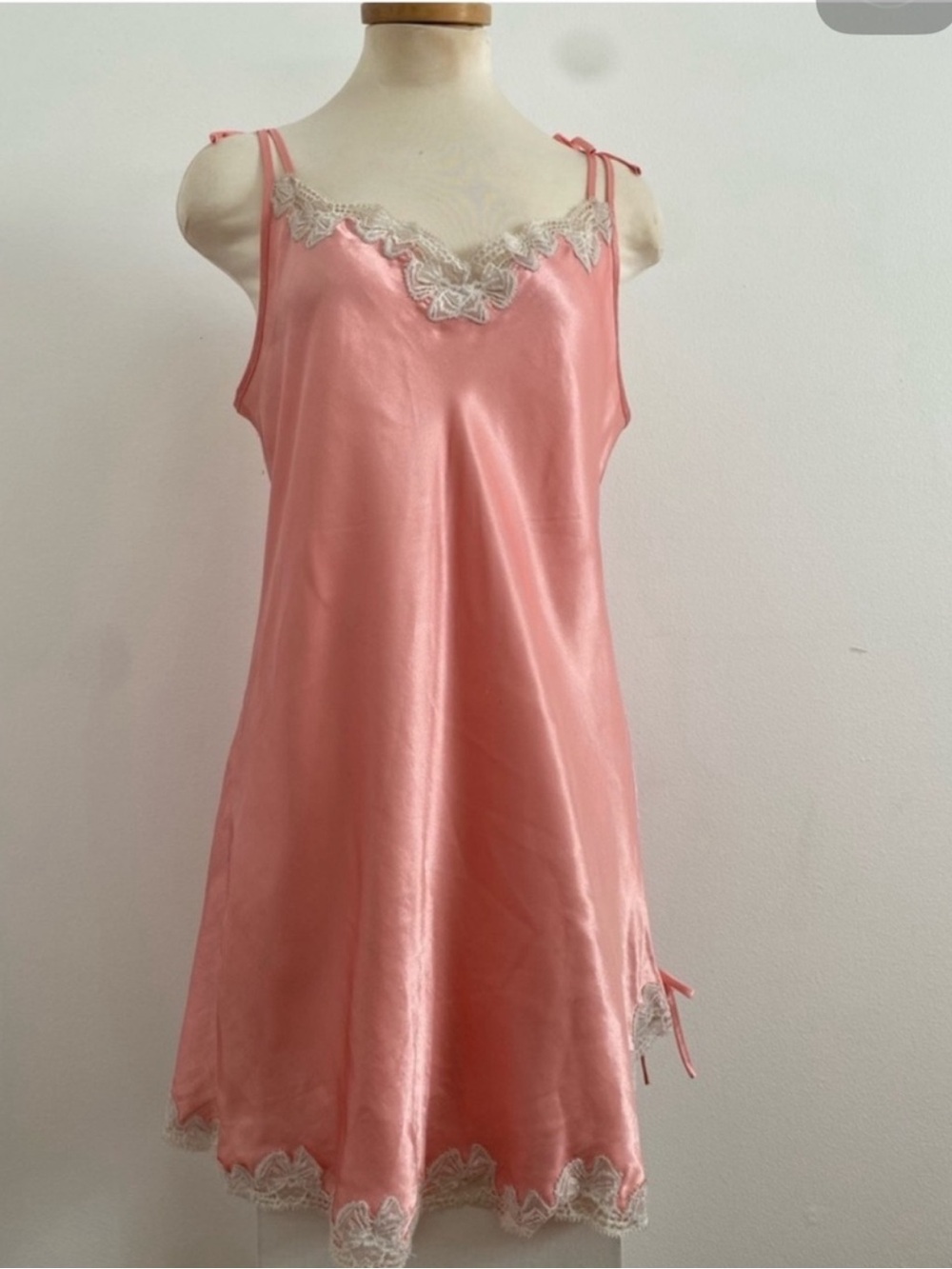 Oscar de la Renta Pink Satin Slip with Cream Lace Trim